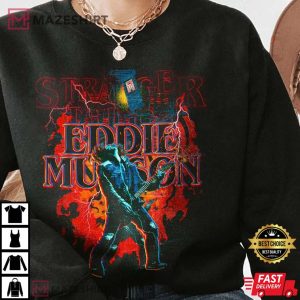 Vintage Eddie Munson Playing Guitar Shirt Metal Dude Eddie ST 4 Sweatshirt