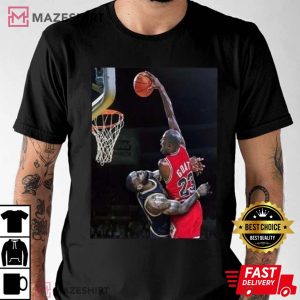Michael Jordan dunking on Lebron James basketball Legends T-Shirt