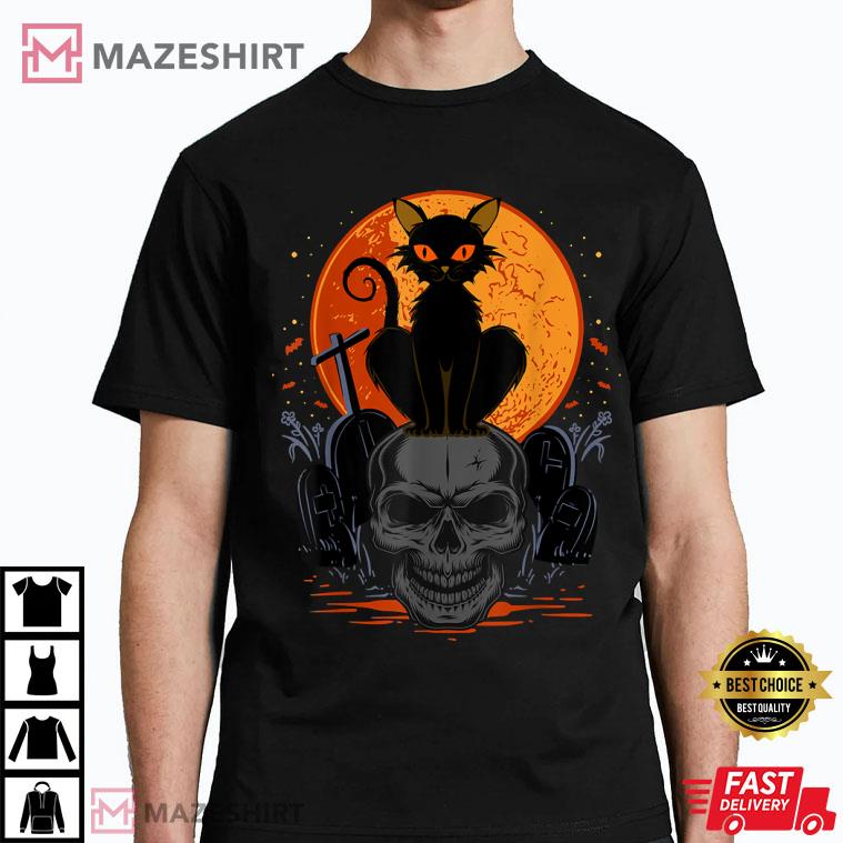 Cute Halloween Gothic Black Cat Standing On Skull T-Shirt