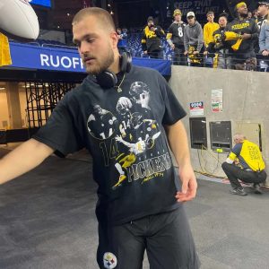 George Pickens Footballer For The Pittsburgh Steelers T shirt 1