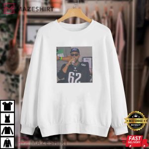 Funny Travis Kelce Drink Beer Philadelphia Eagles T Shirt 1