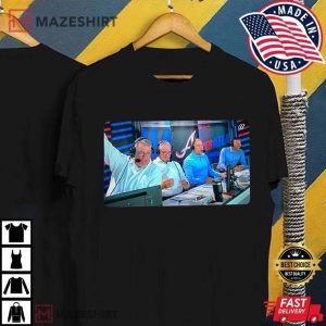 11Pour Larry A Crown Gift For Unisex T-Shirt