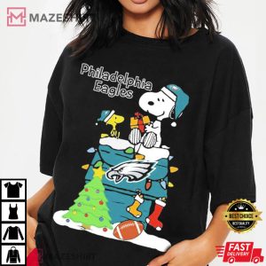 Christmas Snoopy Philadelphia Eagles T Shirt (2)