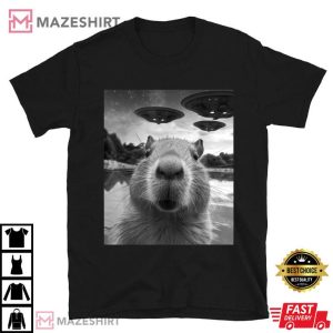 Capybara Selfie With UFO T Shirt (1)