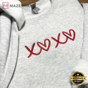 XOXO Valentine’s Day Embroidered Sweatshirt (3)