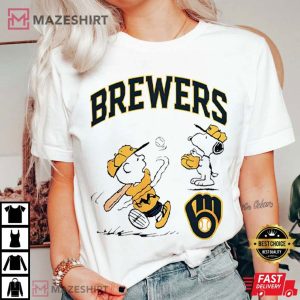 Charlie Brown and Snoopy Milwaukee Brewers T Shirt (3)