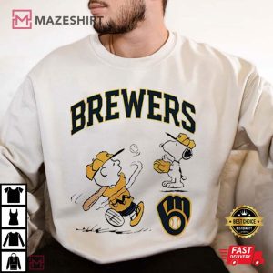 Charlie Brown and Snoopy Milwaukee Brewers T Shirt (4)
