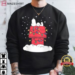 Snoopy On The Chimney Christmas Peanuts T Shirt (2)