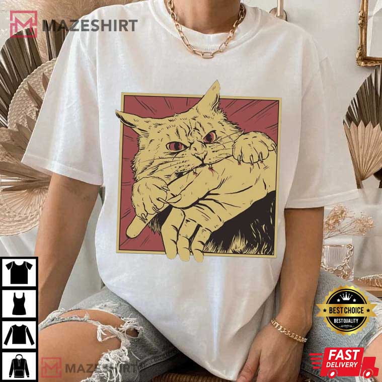 Vintage Cat Bite Japanese Horror Anime Graphic T-Shirt Vintage Cat Bite Japanese Horror Anime Graphic T-Shirt