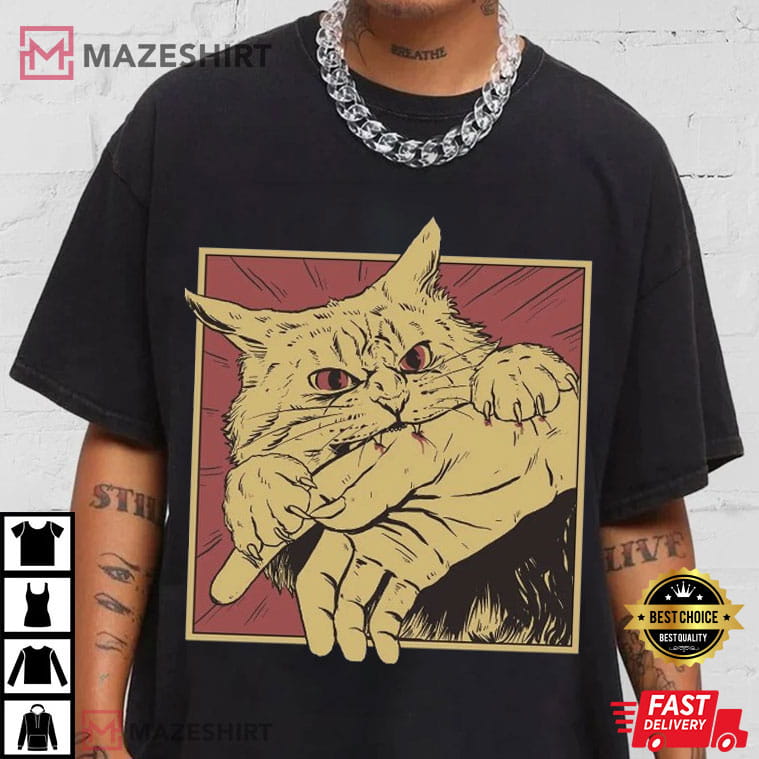 Vintage Cat Bite Japanese Horror Anime Graphic T-Shirt Vintage Cat Bite Japanese Horror Anime Graphic T-Shirt