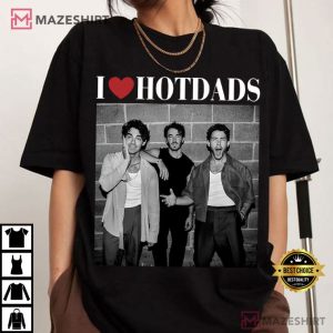 I Love Hot Dads In My Jonas Brothers 20th Annivesary Tour 2025 T Shirt (3)