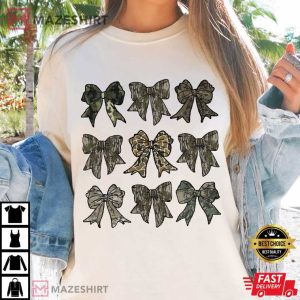 Camouflage Coquette Bow Retro Vintage Hunting T-Shirt
