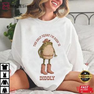 The Only Squat I'm Doin' Is Diddly Funny Cowboy Frog T Shirt (4)