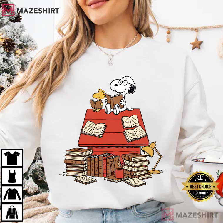 Book Lover Snoopy Reading Book Cute Librarian T-Shirt
