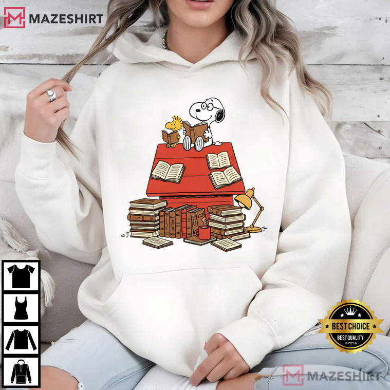 Book Lover Snoopy Reading Book Cute Librarian T-Shirt