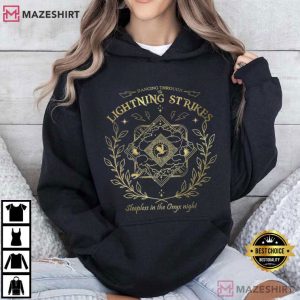 Onyx Storm Dancing Through The Lightning Strikes Fourth Wing T Shirt (3)