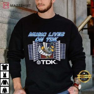 Stranger Things Music Lives On TDK Retro Boombox Graphic T Shirt (4)