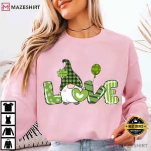 St Patrick’s Day Gnome Shamrocks Love T Shirt (2)