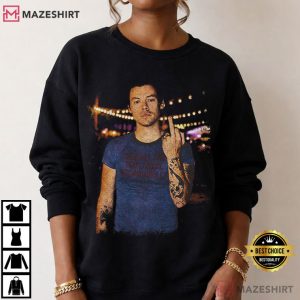Harry Styles Middle Finger Funny Vintage T Shirt (3)