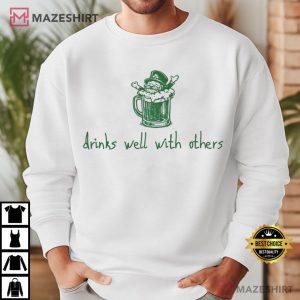 Drinks Well With Others Leprechaun Beer St Patrick's Day T Shirt (4)