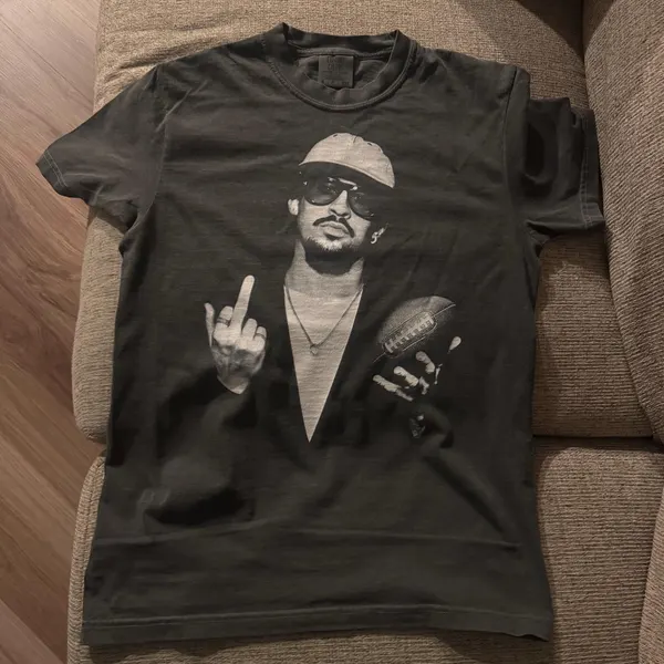 Image #1 from Tomas Short