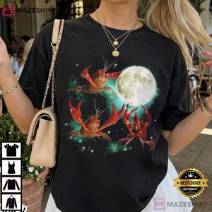 Three Crawfish Howling To The Moon Funny T Shirt (2)