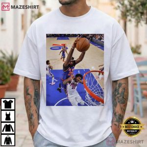 Mitchell Robinson Dunks On Joel Embiid New York Knicks Basketball T Shirt (1)