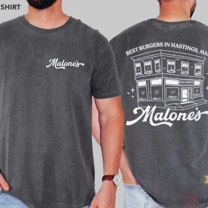 Malone's Bar Off Campus Briar Uni Hockey Romance T Shirt (1)