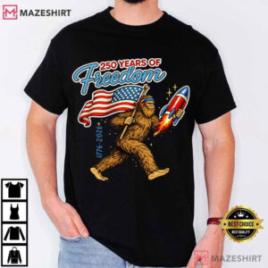 Bigfoot 250 Years Of Freedom Patriotic Sasquatch 4th Of July T Shirt (1)