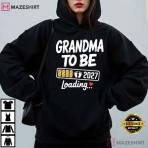 Grandma To Be 2027 Loading Pregnancy Announcement Family Reveal T Shirt (2)