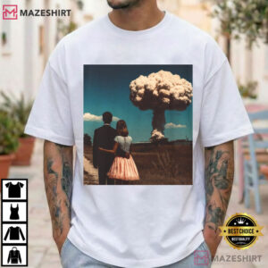 Couple Watching Nuclear Mushroom Cloud Retro T Shirt (1)