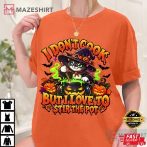 Halloween I Don't Cook But I Love To Stir The Pot Funny Witch Cat T Shirt (2)